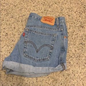 Levi’s relaxed fit 550 shorts size 8